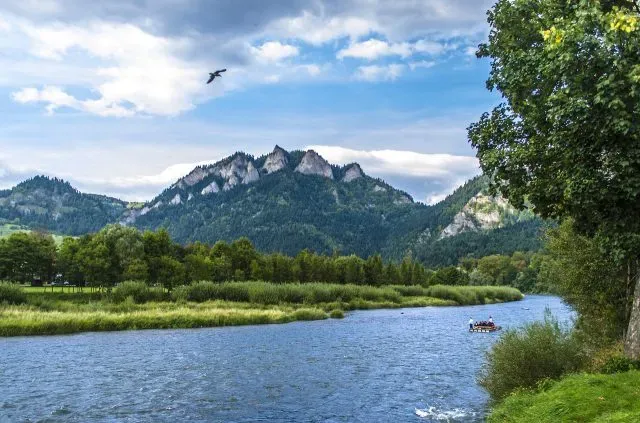 Ile kosztuje spływ Dunajcem i dlaczego warto?